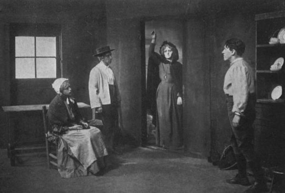 A scene from ‘Cathleen ni Houlihan.’ <a href="https://commons.wikimedia.org/wiki/File:Scene_From_Cathleen_Ni_Houlihan_-_Project_Gutenberg_eText_19028.jpg#/media/File:Scene_From_Cathleen_Ni_Houlihan_-_Project_Gutenberg_eText_19028.jpg" rel="nofollow noopener" target="_blank" data-ylk="slk:Project Gutenberg/Wikimedia Commons;elm:context_link;itc:0;sec:content-canvas" class="link ">Project Gutenberg/Wikimedia Commons</a>