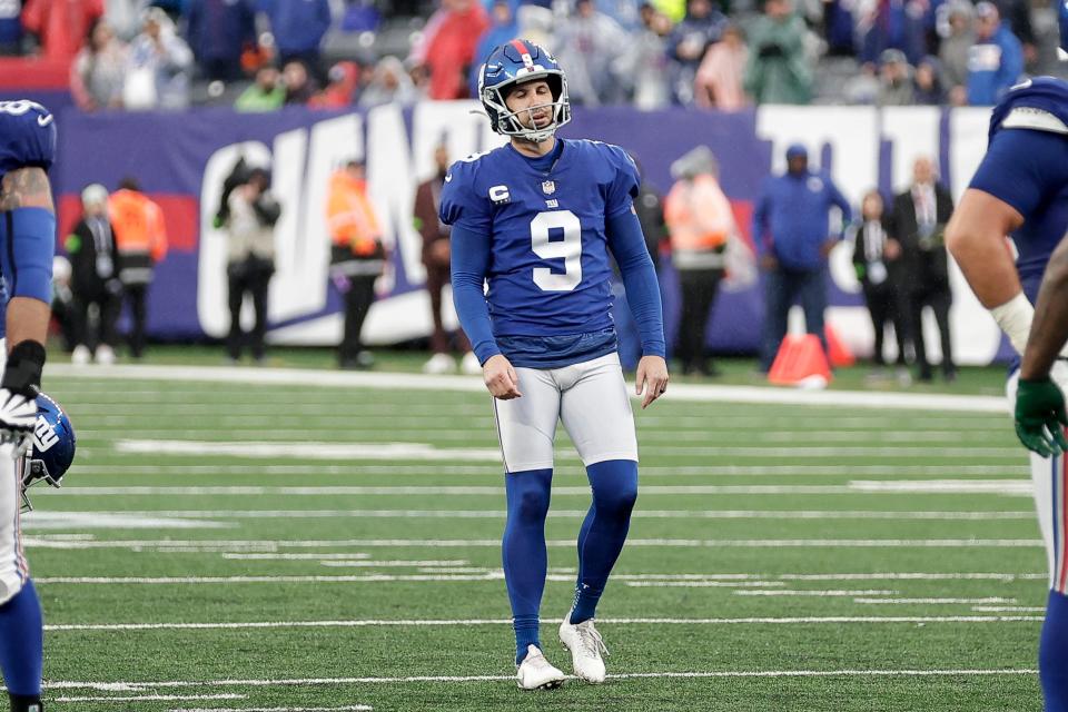 New York Giants place kicker Graham Gano (9) reacts after missing a field goal during the second half of an NFL football game against the New York Jets, Sunday, Oct. 29, 2023, in East Rutherford, N.J. (AP Photo/Adam Hunger)