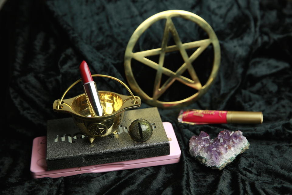 pentacle-lipstick