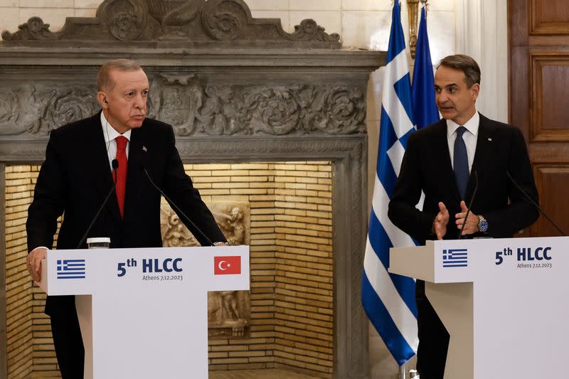 Greek PM Mitsotakis and Turkish President Erdogan attend a press conference in Athens