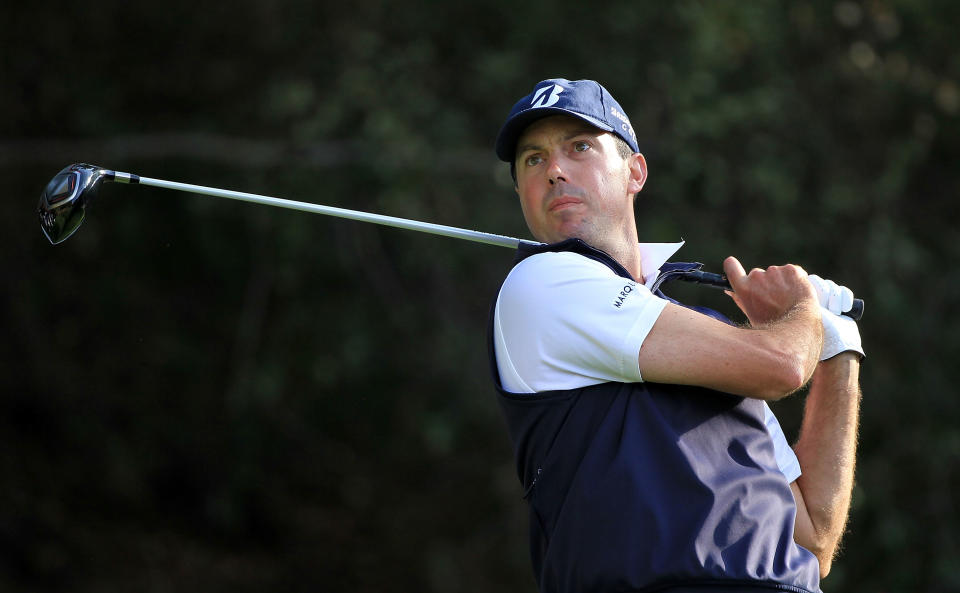 THOUSAND OAKS, CA - DECEMBER 02: Matt Kuchar hits his tee shot on the 18th hole during the second round of the Chevron World Challenge at Sherwood Country Club on December 2, 2011 in Thousand Oaks, California. (Photo by Scott Halleran/Getty Images)