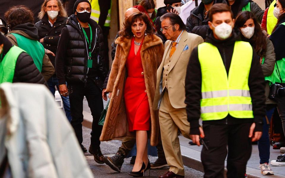 Lady Gaga and Al Pacino on set for House of Gucci  - Independent Photo Agency Srl / Alamy Stock Photo