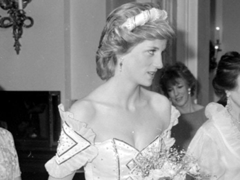 PRINCESS OF WALES DRESS TO BE AUCTIONED