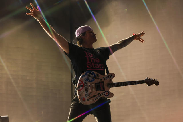 blink 182 tour tom delonge