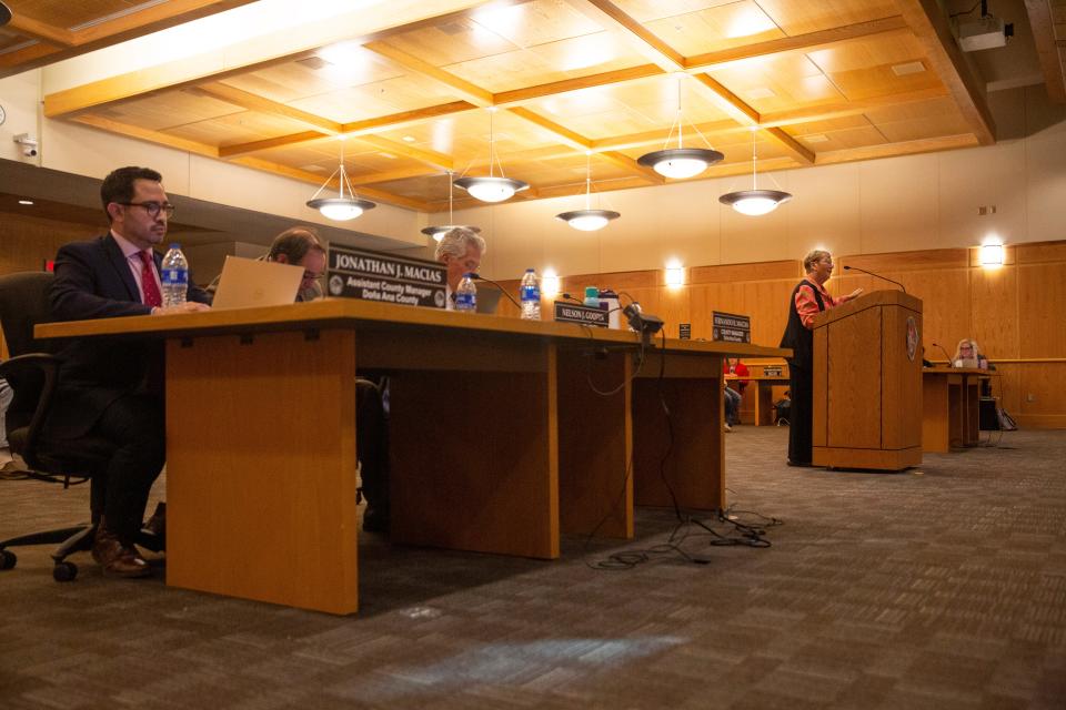 A citizen informs Doña Ana county commissioners about the lack of space for voters at the Sonoma Elementary polling location during the a commission meeting to consider certifying the 2022 general election Friday, Nov. 18, 2022, at Doña Ana County Government Center.