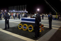 <p>Israeli honor guards stand next to the coffin of former Israeli President Shimon Peres at the Knesset, Israel’s Parliament, on September 29, 2016 in Jerusalem, Israel. (Lior Mizrahi/Getty Images) </p>