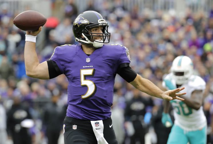 Joe Flacco and the Ravens had a big offensive game against the Dolphins (AP)