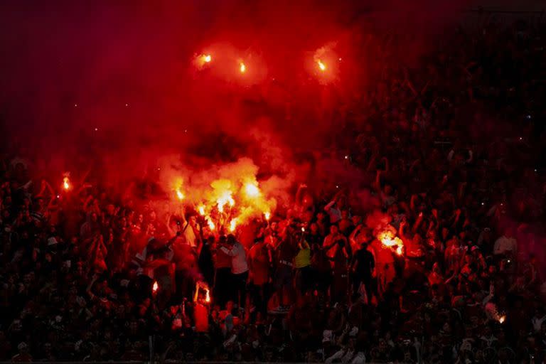 Los hinchas y socios de Independiente esperan llenar el estadio en su debut como local en el año