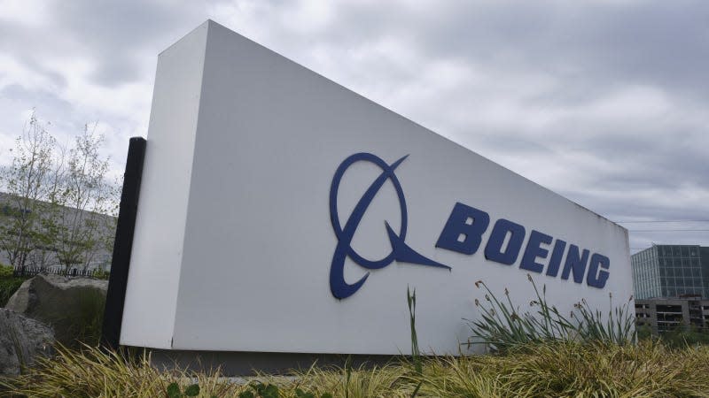 A Boeing whistleblower was found dead in his truck in a hotel parking lot. - Photo: Stephen Brashear (Getty Images)