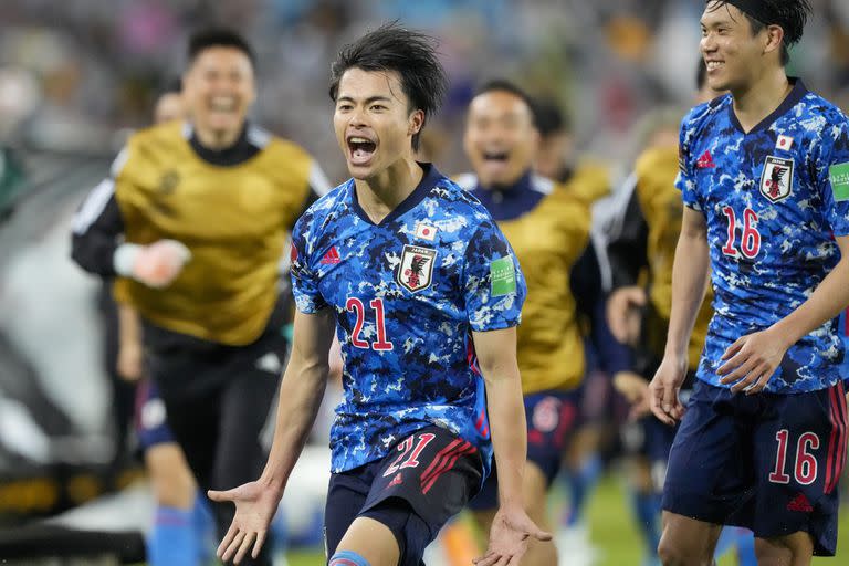 Con los goles de Kaoru Mitoma, Japón entró a Qatar 2022 y dejó a Australia pendiente del repechaje