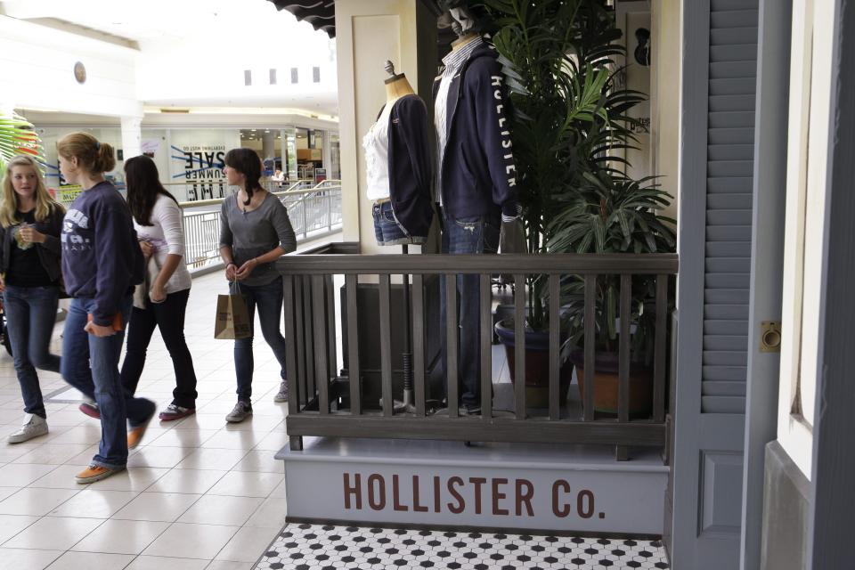 <p><strong>Top clothing brands</strong><br>No. 5: Hollister<br>4 per cent of teens<br>(Canadian Press) </p>