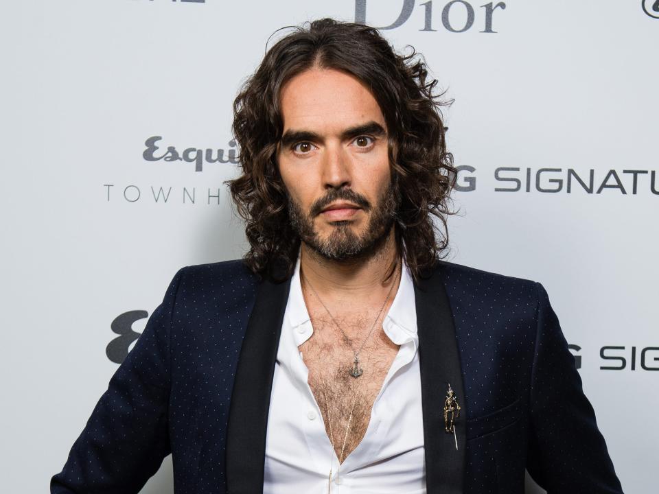 Russell Brand poses for photgin October 2017.
