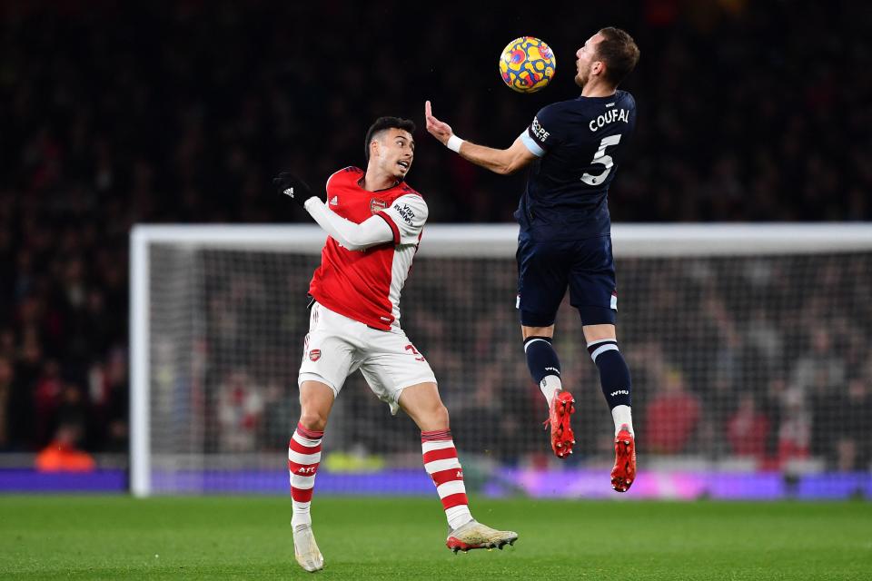 Arsenal striker Gabriel Martinelli (L) vies with West Ham’s Vladimir Coufal (Getty)