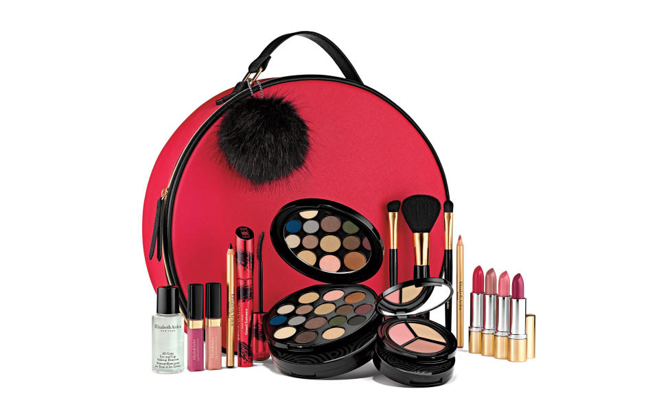 <p><a rel="nofollow noopener" href="https://www.elizabetharden.co.uk/elizabeth-arden-christmas-blockbuster-set/11180769.html" target="_blank" data-ylk="slk:Elizabeth Arden, £82;elm:context_link;itc:0;sec:content-canvas" class="link "><i>Elizabeth Arden, £82</i></a><br><br></p>