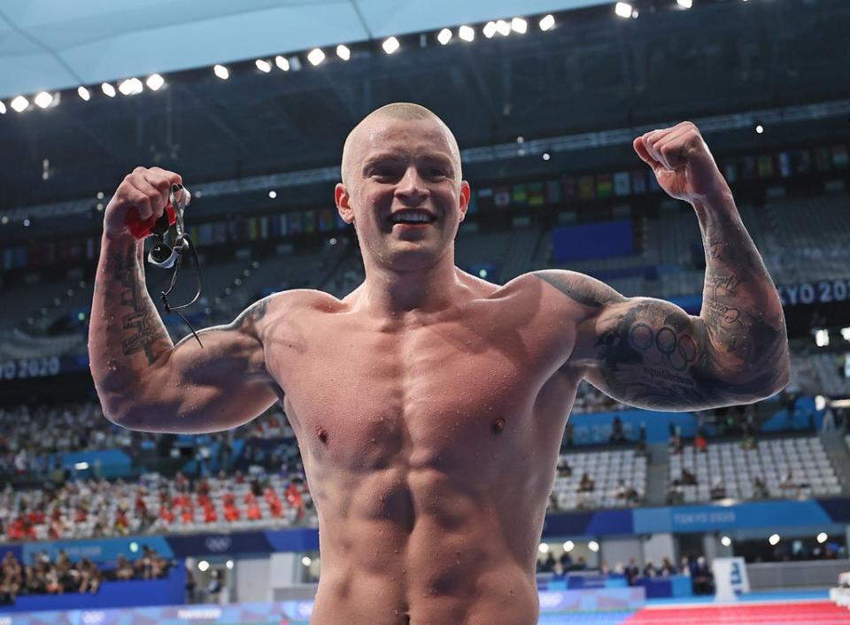 Adam Peaty celebrates his 100m gold medal (Getty Images)