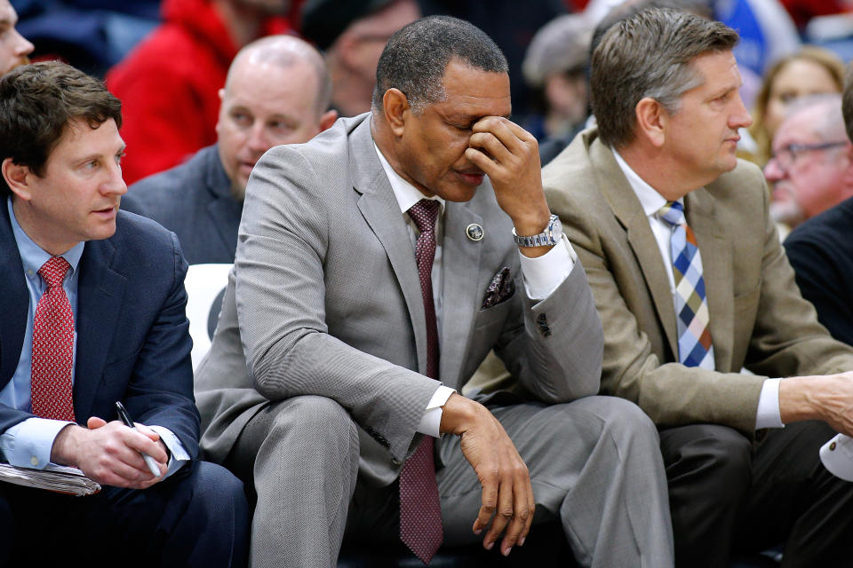 How is Alvin Gentry supposed to ask his players to go hard when he removes Anthony Davis from competitive games? (Getty)