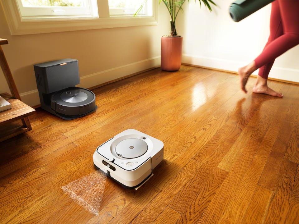 <p>iRobot Roomba j7+</p>
