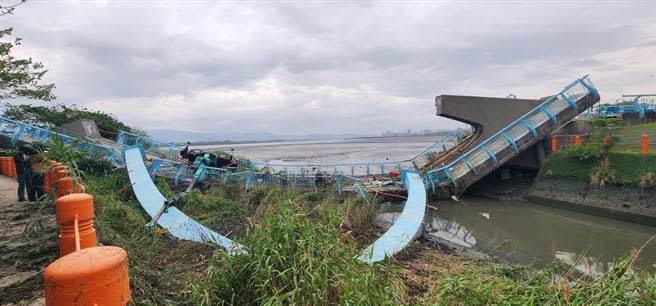 新北市五股區成泰路四段附近的觀音坑溪橋，在昨(21日)下午發生斷橋事故，造成3名工人跟著橋梁墜落，救起後立即送往醫院急救，然而立法委員林淑芬透過社群平台爆料指出3名受傷工人沒有加保勞保。（黃敬文攝）