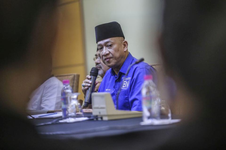 Datuk Seri Mohamed Nazri Abdul Aziz speaks during a press conference at the Putra World Trade Centre, Kuala Lumpur January 12, 2021. —Picture by Hari Anggara