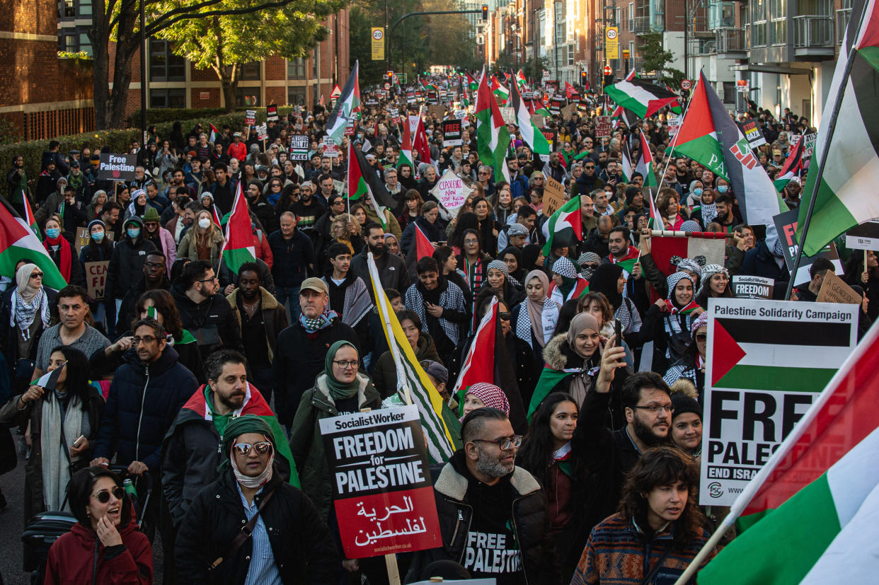 LONDON, ENGLAND - NOVEMBER 11: Pro-Palestine marchers on Vauxhall bridge road  on November 11, 2023 in London, England. The protest's organisers, which included the Palestine Solidarity Campaign and the Stop The War Coalition, planned to march from Hyde Park to the US Embassy in Nine Elms as they demanded a ceasefire in the Israel-Hamas war and an end to bombing in Gaza. Earlier this week,  the Met Police issued a statement saying that there were no grounds to ban the march, after some politicians raised concerns about potential conflicts with Remembrance Day activities. (Photo by Guy Smallman/Getty Images)