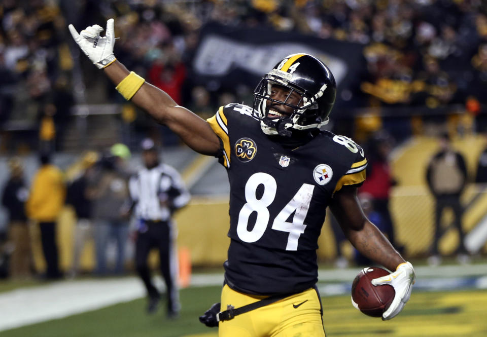 Pittsburgh Steelers wide receiver Antonio Brown is questionable for Monday night's game. (AP)