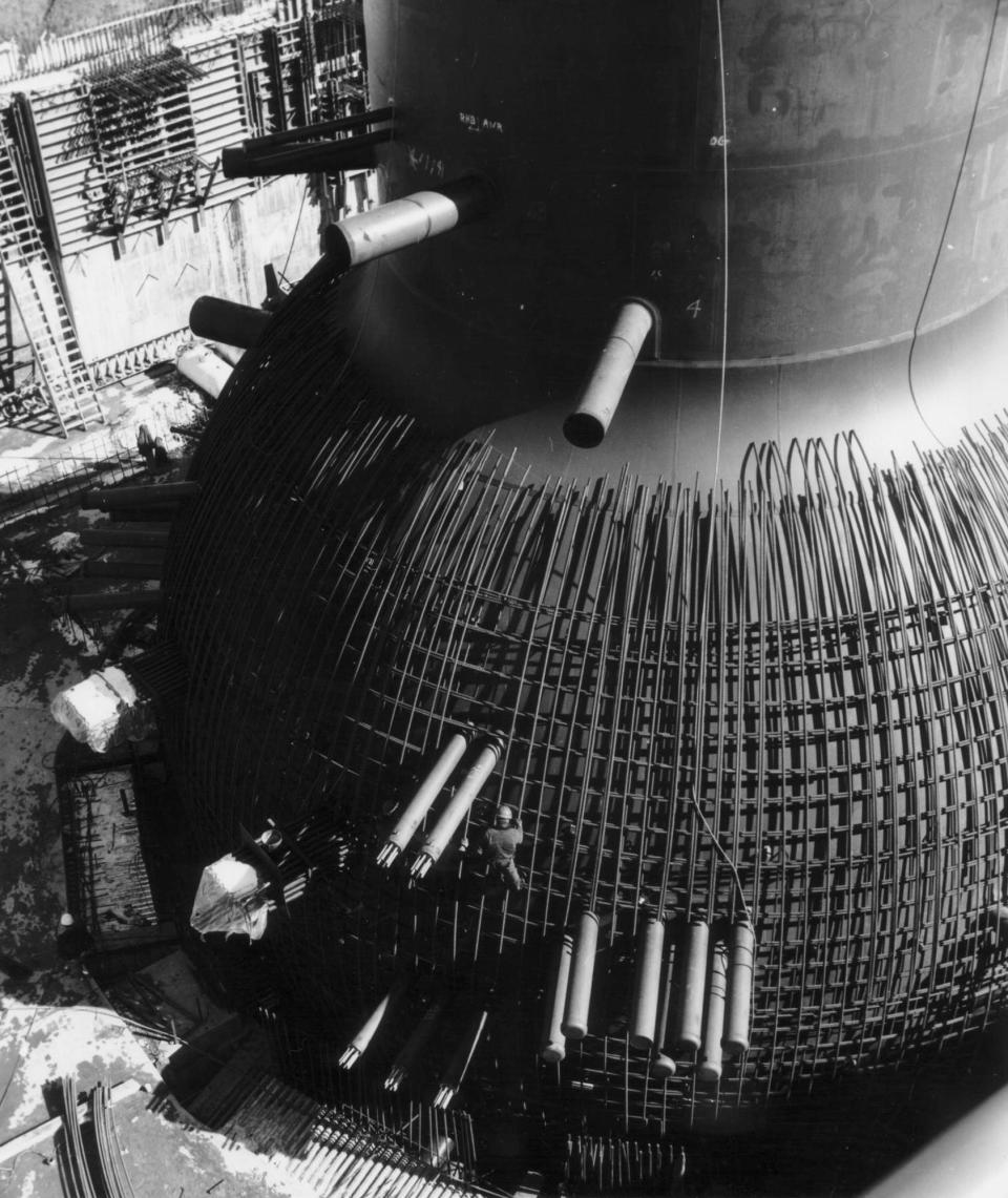 In this undated photo provided by Vermont Yankee, workers build the power plant's nuclear core in Vernon, Vt. Vermont Yankee's initial 40-year license expires Wednesday, March 21, 2012. It has won approval from the federal Nuclear Regulatory Commission to operate an additional 20 years. The state Public Service Board has yet to rule on the plant's future, but it's expected the Vernon reactor will continue operating in the meantime. (AP Photo/Vermont Yankee)