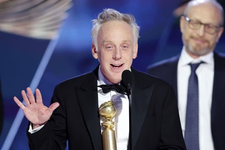 Mike White admitió estar borracho al recibir el Globo de Oro