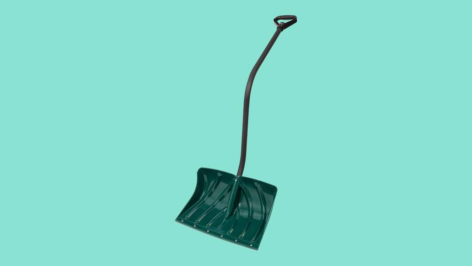 Last-minute winter essentials: Suncast snow shovel