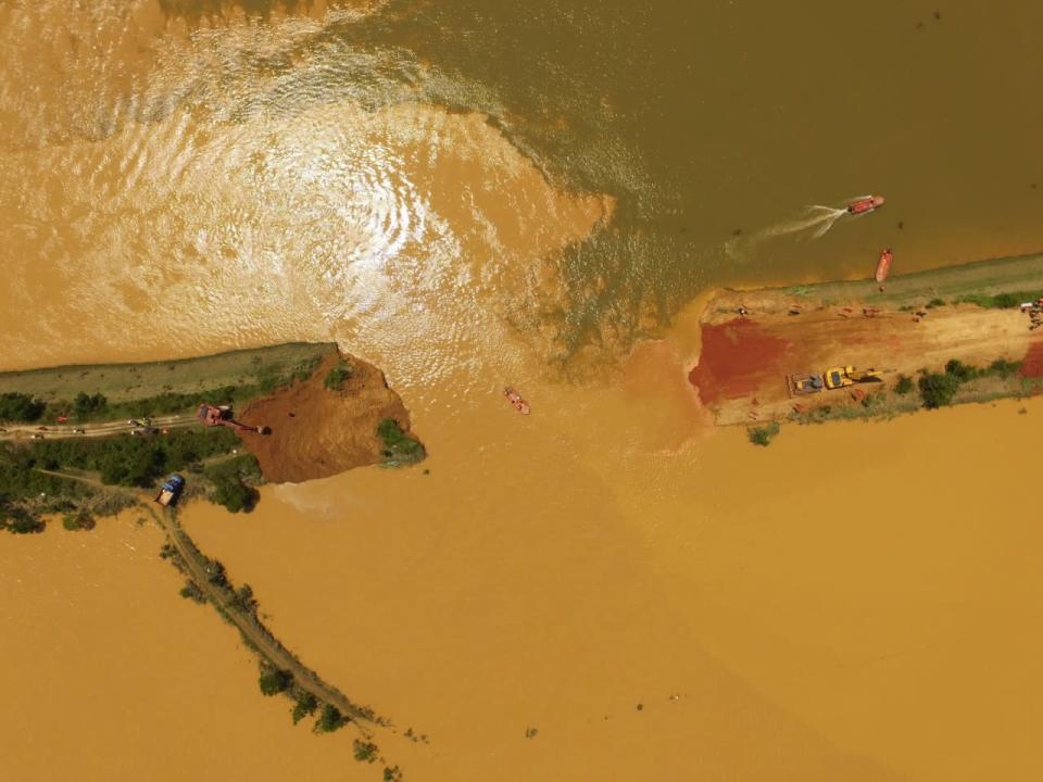 Xiangyang dyke breach in China
