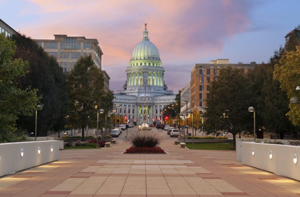 Image of state capitol building in Madison, Wisconsin, USA.