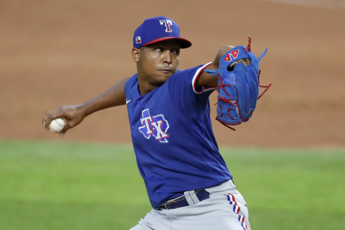 Texas Rangers reliever Jonathan Hernandez shut down from pitching