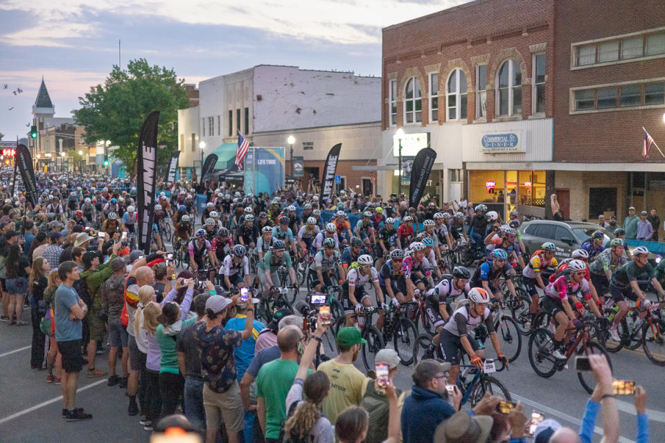 Elite men rolled out of town a few minutes behind schedule, but still ahead of the traditional 6AM mass start.