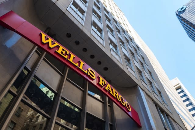 This Monday morning, we're reporting on a major computer error at Wells Fargo