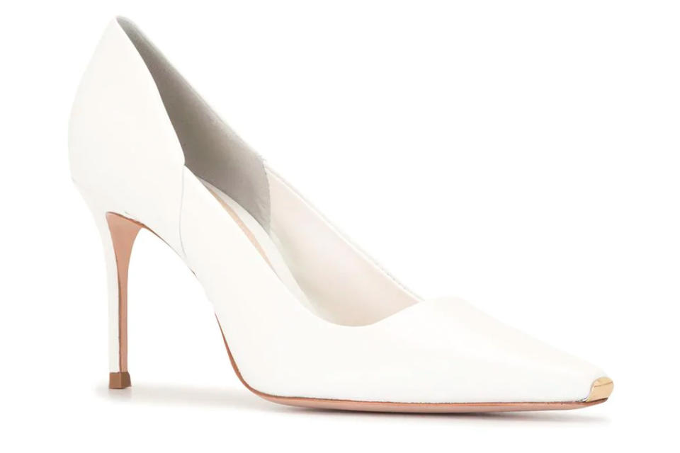 white pumps, heels, stiletto, pointed toe