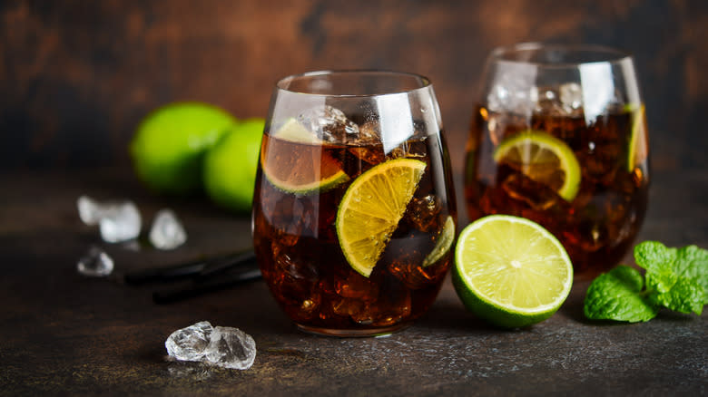 Cola drinks with lime