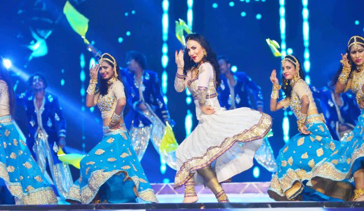 Bollywood thanks the Police department for their service at the Umang Mumbai Police Show