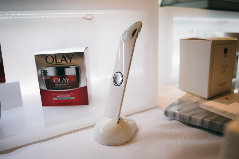 Olay's FaceNavi Smart Wand isn't a magic solution for perfect skin, but it is