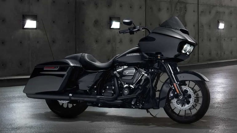 There's no mistaking the Road Glide.