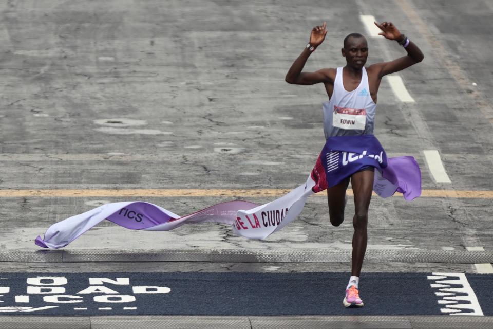 Edwin Kiprop Kiptoo de Kenia ganador del maratón de Ciudad de México. (Foto: Mario Castillo/Getty Images)