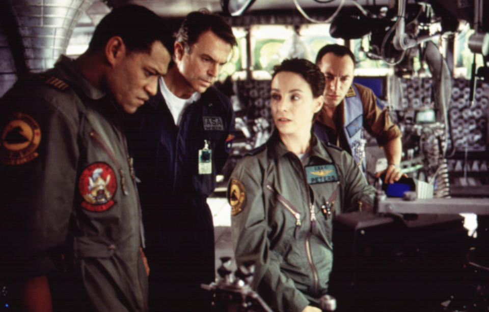 EVENT HORIZON (1997) LAURENCE FISHBURNE, SAM NEILL, KATHLEEN QUINLAN, JASON ISAACS EVH 018