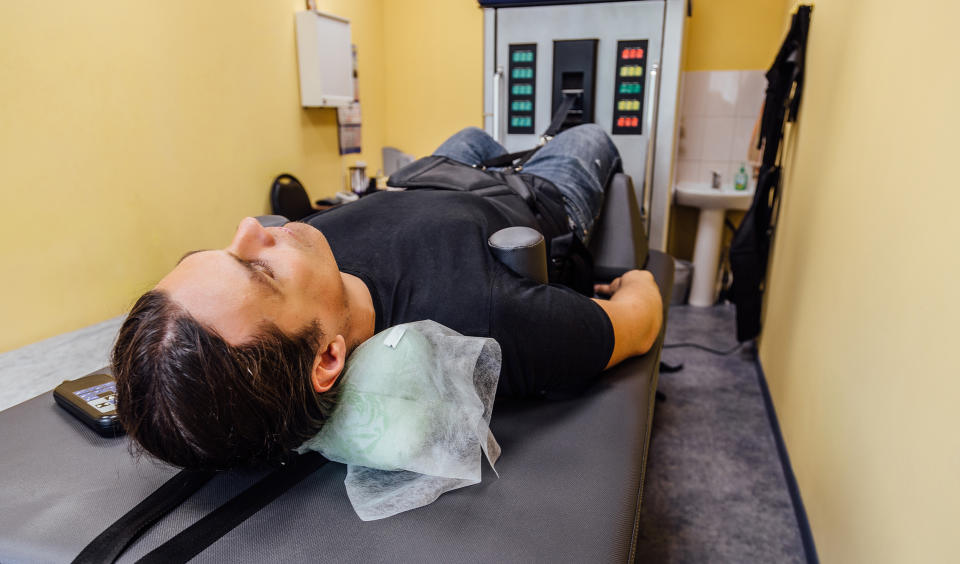 Image: spinal decompression procedure (Vladimir Zapletin / iStockphoto/Getty Images)