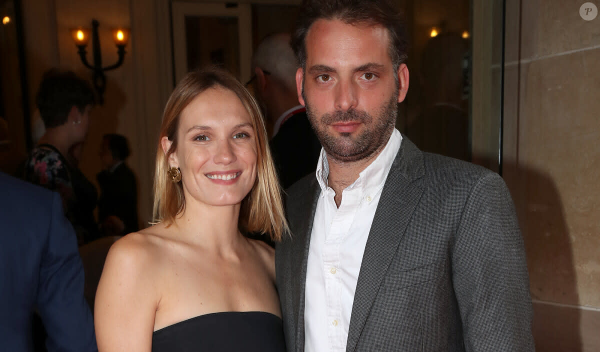 <p>La magnifique Ana Girardot a joué un beau rôle, accompagnée par son mari</p>
<p>Ana Girardot (Présidente de la soirée) et son mari Oscar Louveau - Soirée de Gala "Enfance Majuscule" au profit de l'enfance maltraitée à la Salle Gaveau à Paris © Bertrand Rindoff / Bestimage</p> - © BestImage, BERTRAND RINDOFF PETROFF / BESTIMAGE