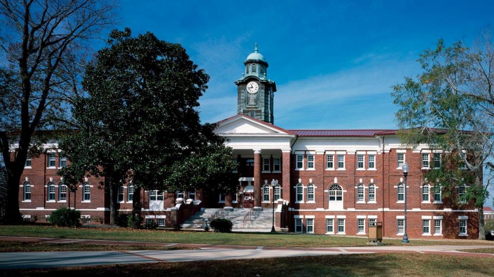 PHOTO: White Hall at Tuskegee University, Tuskegee, Alabama. (Carol M. Highsmith/Buyenlarge/Getty Images)