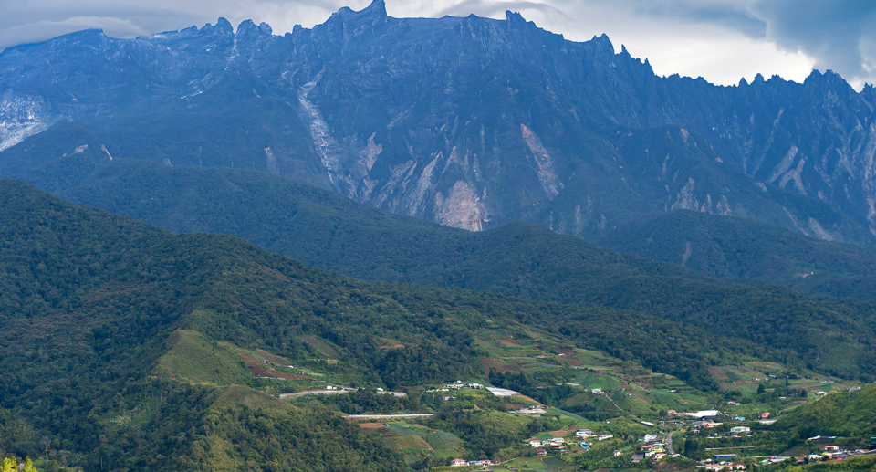 A picture of Mt Kinabalu in Sabah