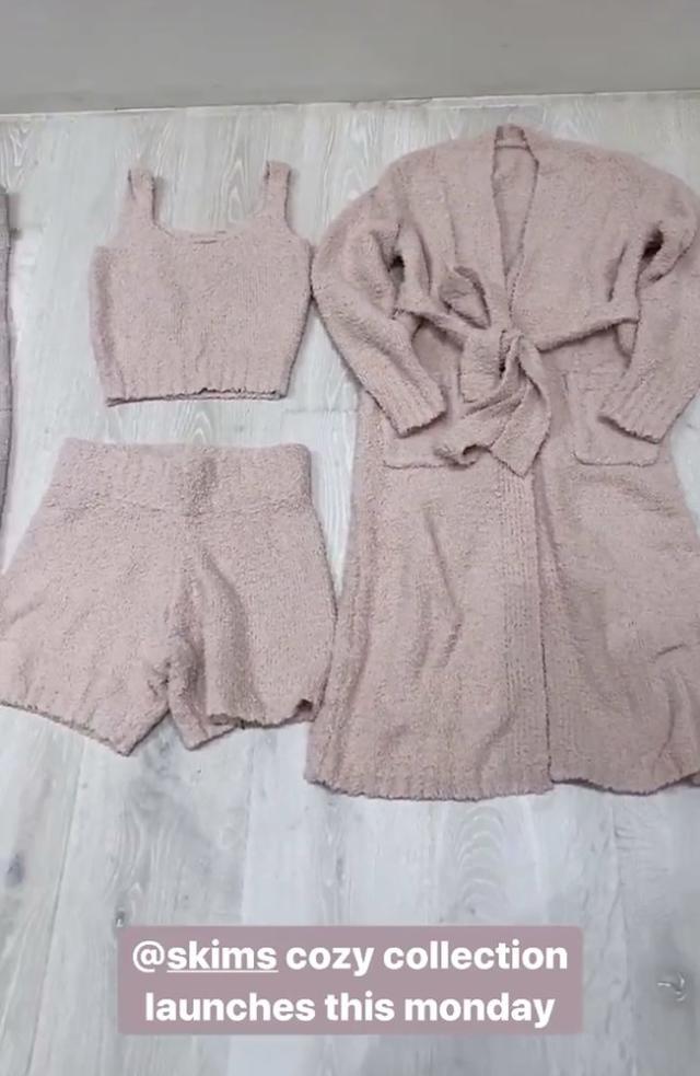 Skims Cozy Knit Robe in Dusk worn by Kim Kardashian Instagram December 9,  2019