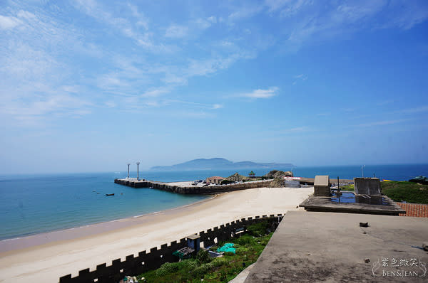 馬祖旅遊: 低碳漫遊-離島中的離島-東莒島-從白天美到黑夜，沙灘挖花蛤，最難忘藍眼淚