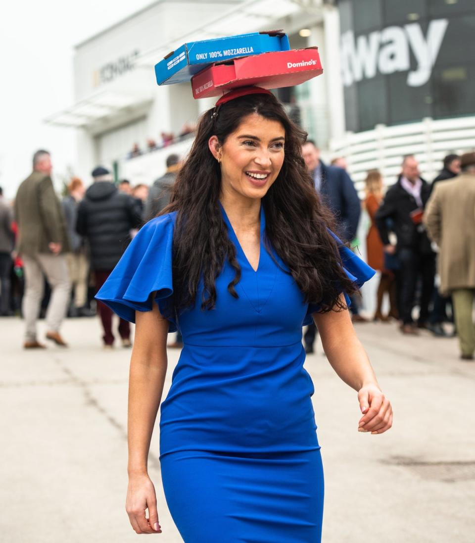 Kate Willis wears her Domino’s Pizza fascinator to Cheltenham Festival 2023 (Jam Press/John Nguyen)