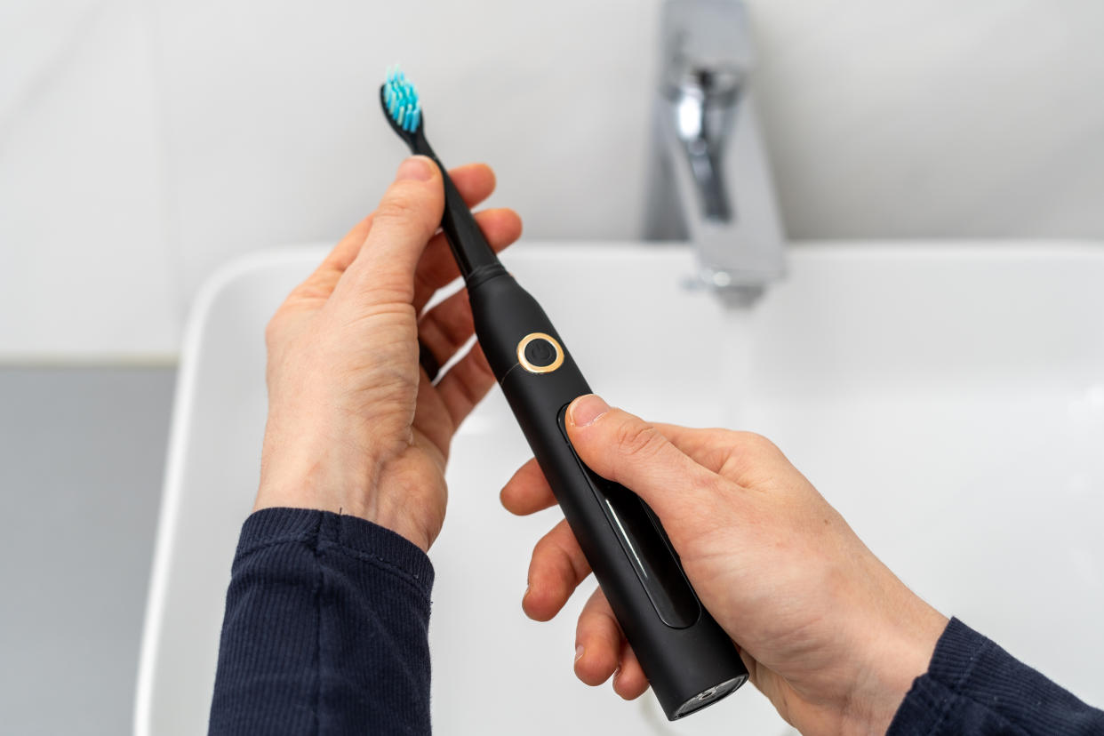 Ventes Flash Amazon : cette brosse à dents électrique est affichée à moins de 40€ ! 