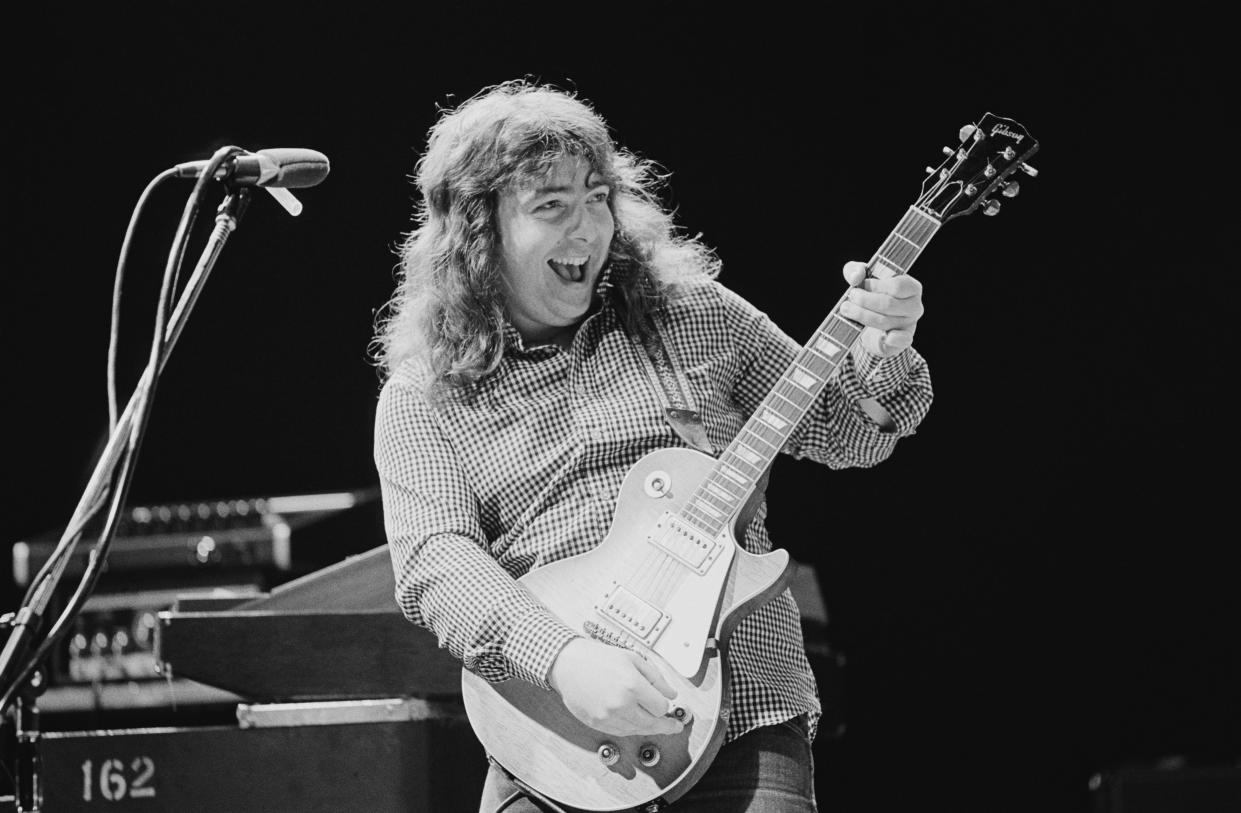 Bernie Marsden, guitarist with heavy rock band Whitesnake, playing the guitar on the set of a video shoot at Shepperton Studios, outside London, England, Great Britain, in 1978.
