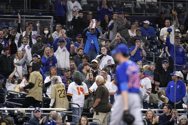 Hendricks brilliant for 8 2/3 innings as Cubs snap skid